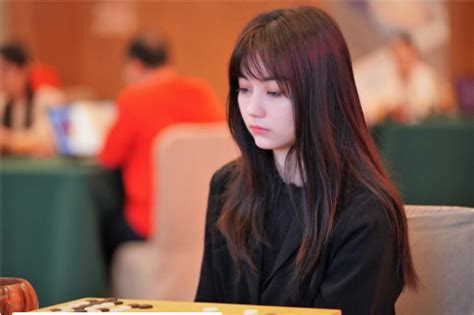 围棋女神黑嘉嘉：理性之外 我不是容易沉溺的人棋牌新浪竞技风暴新浪网