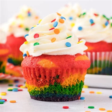 Rainbow cupcakes - Easy Rainbow Cupcakes recipe