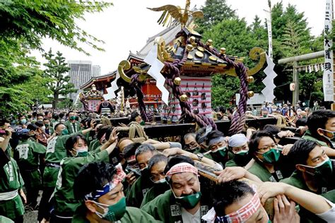 【浅草物語】伝統の三社祭 直前まで苦悩、3年ぶりの神輿に弾む掛け声 産経ニュース