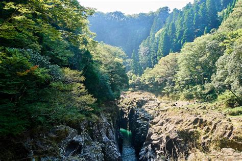 Hiking around Takachiho Gorge - Travelling Minions