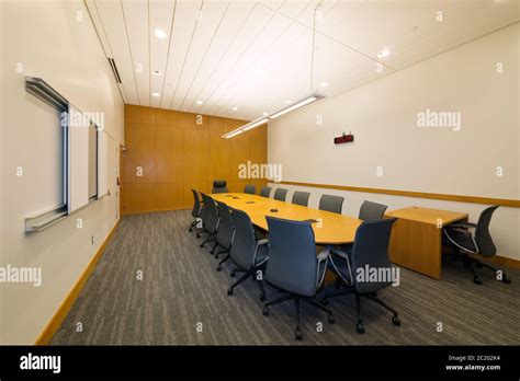 New jury deliberation room in a courthouse Stock Photo - Alamy