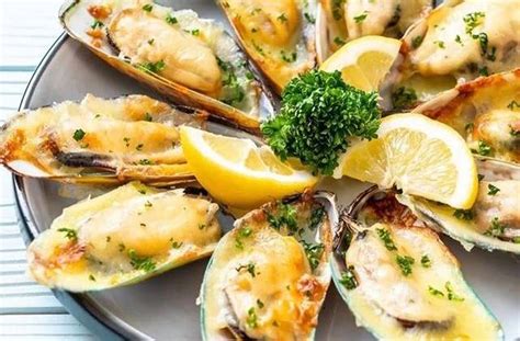 Запеченные мидии в ракушках с сыром в духовке рецепт с фото пошагово