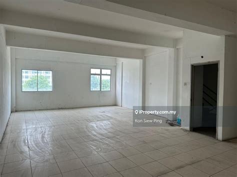 First Floor Intermediate Shoplot For Rent Located At Stutong Jalan
