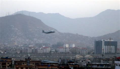 Atentado con dos explosiones junto al aeropuerto de Kabul Imágenes