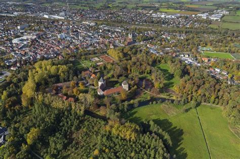 Luftaufnahme Rheda Wiedenbrück Schloss Rheda mit dem Schlosspark