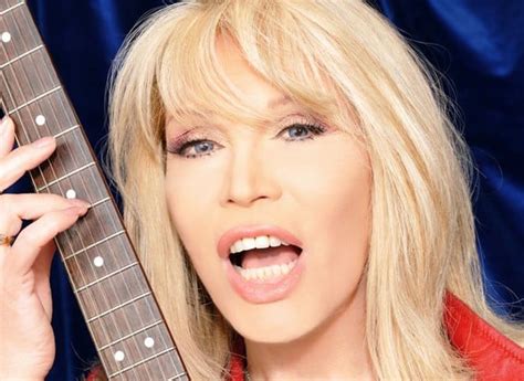 Amanda Lear Est Elle La Belle Ou La B Te