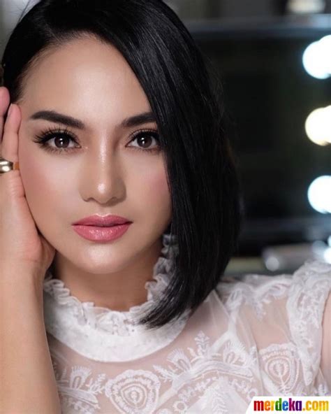 Foto 10 Artis Cantik Indonesia Dengan Mata Terindah