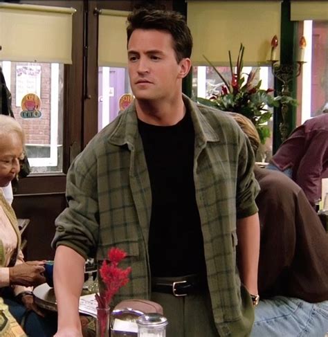 Pin By Kathryn On Chandler Bing Chandler Bing Outfits Friend Outfits