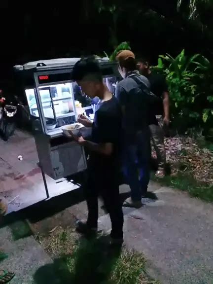 Guyub Rukun Gotong Royong Pasnag Tenda Sebelum Puasa