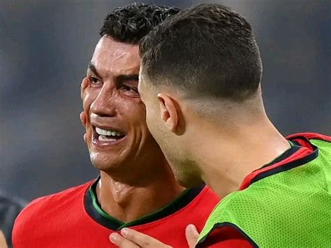 Moment Cristiano Ronaldo Bursts Into Tears As He Sees His Mum Cry After