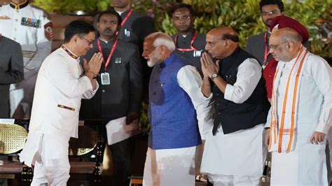 Pm Modi Cabinet पीएम मोदी के साथ 72 मंत्रियों ने ली शपथ ये हैं