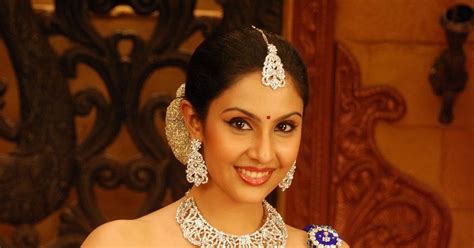 DESI ACTRESS PICTURES Divya Parameshwaran Hot Navel Show Photos Pics Stills By Desipixer