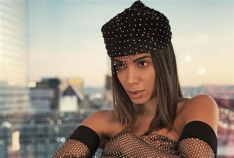 Anitta Curte Noitada Roupa Transparente Deixa Calcinha Fio Dental