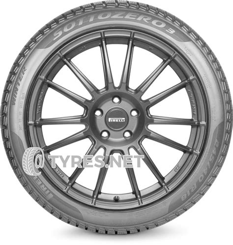 Confronta Runflat Pirelli Winter SottoZero 3 Run Flat 225 50 R18 225 50