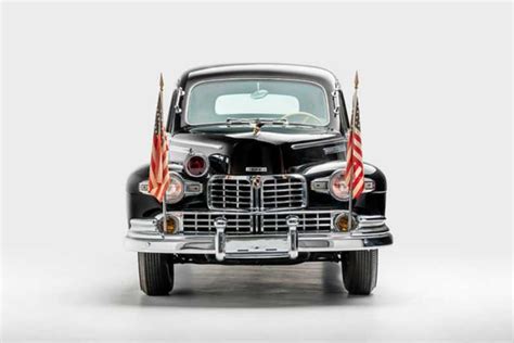 Los Angeles Rundtur Av Petersen Automotive Museum Och Valv Getyourguide