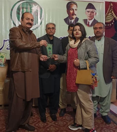 Team Receiving An Appreciation Award From Rana Mashhood Ahmad Khan