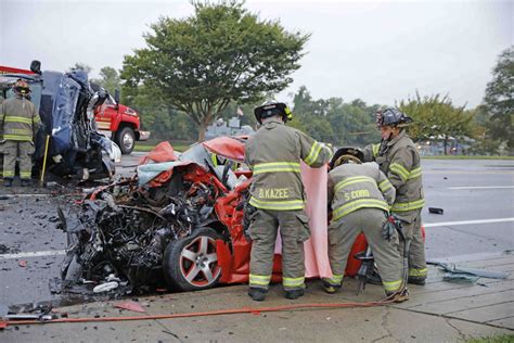 Three Vehicle Crash On Riverside Dr Sends Two To Hospital