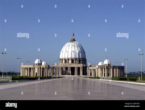 Basilica In Yamoussoukro Hi Res Stock Photography And Images Alamy