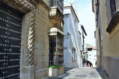 Fascinating Architecture And Cultural Highlights Of Poble Espanyol