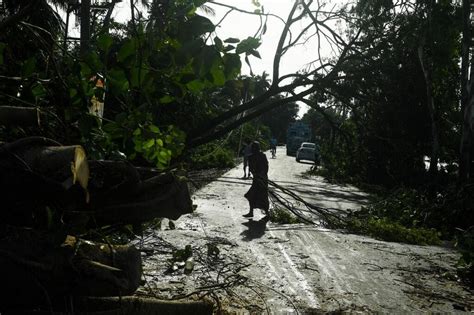 Powerful Cyclone Kills 24 People India Bangladesh Al Bawaba