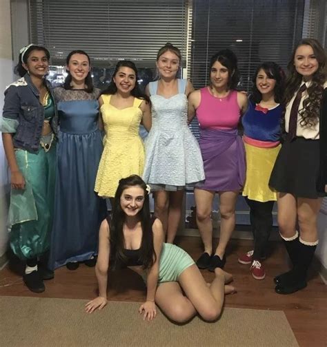 Nerdy College Party Nudes Ifyouhadtopickone Nude Pics Org