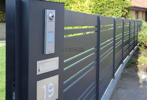 Ограждения из металлического профиля Select – Дизайнерские заборные секции