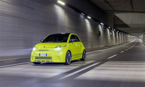 Abarth E El Escorpi N Se Electrifica Con Cv De Potencia