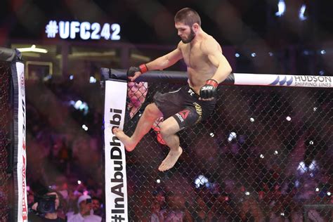 UFC 242: Khabib Nurmagomedov wins by submission | Las Vegas Review-Journal