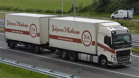 D Johann Moikow Volvo FH04 500 GL BonsaiTruck Flickr