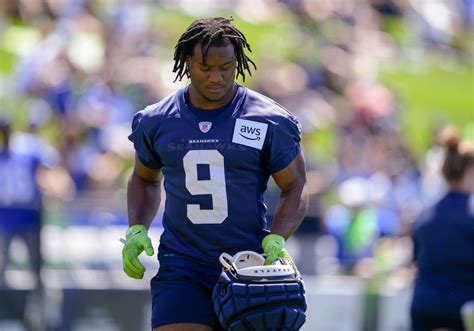 Seahawks Injury Updates Ken Walker Olu Oluwatimi