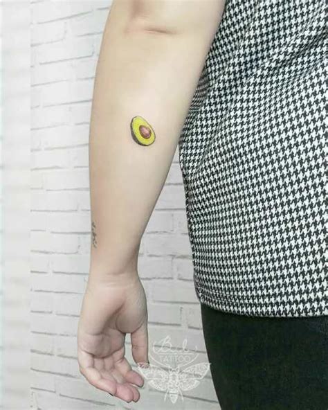 Tatuaje Aguacate Por Bida Tattoo Studio Tatuajes Para Mujeres