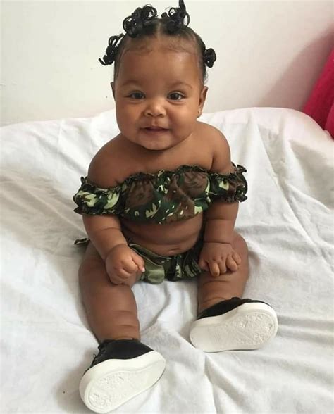 Pin By Isabel Luna On Bebes Tiernos Cute Baby Clothes Cute Black