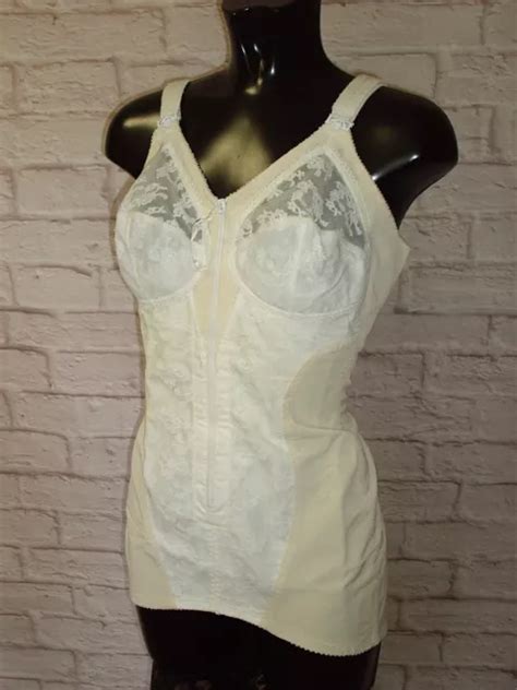 VINTAGE TRIUMPH NUDE WHITE FULL BODY GIRDLE TO IN WAIST B To