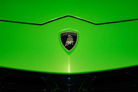 Lamborghini Urus :: Behance