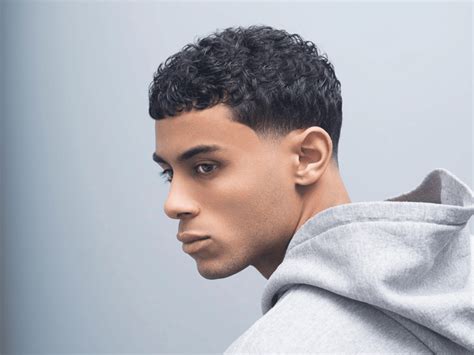 7 Best Taper Fade Haircuts For Men According To A Barber Man Of Many