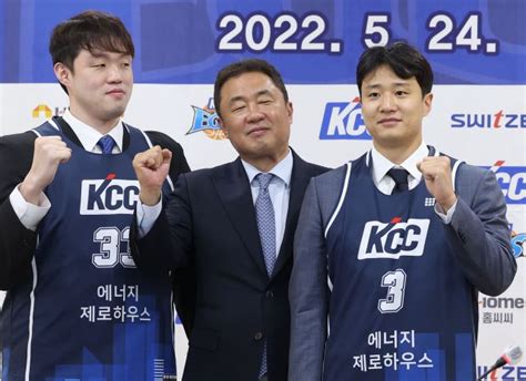 “우승하러 뭉쳤다” 허웅·이승현 Kcc 입단나란히 연봉 75억원 최고 조건 국민일보