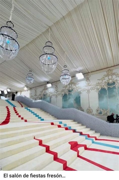 Comparan La Met Gala Con Una Boda Fresa Del Novio Gay Al Pastel De Bodas