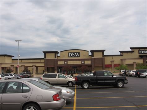 Your Vernon Hills, IL Shoe Store | DSW