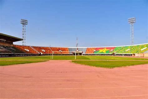 REHABILITATION DU STADE DU 4 AOUT Les éclairages du groupement d