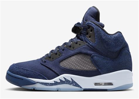 First Looks At The Air Jordan 5 Midnight Navy