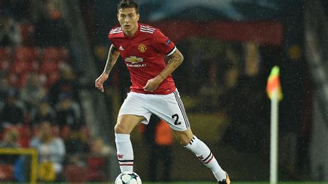 Victor Lindelof Sebut Lini Pertahanan Manchester United Makin Solid