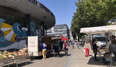 À Lorient le marché bio du mardi délocalisé jusquau 15 août devant