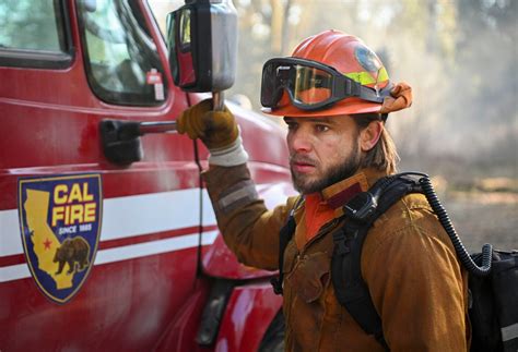 Fire Country Fire Country Photo Max Thieriot 21 Sur 47 Allociné