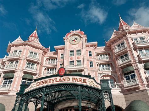 Best Hotels Near Disneyland Paris Stay To Wander