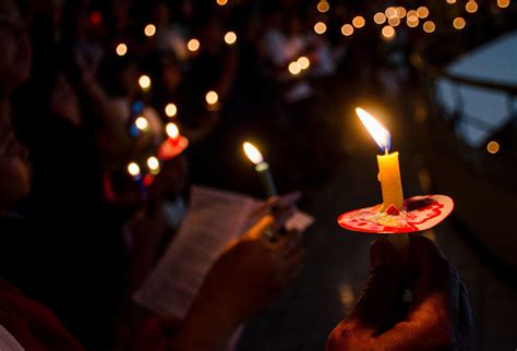 Khidmat Ibadah Malam Natal Di Berbagai Penjuru Tanah Air