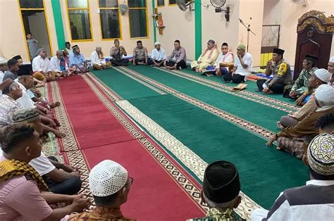 Safari Ramadhan Kapolres Rote Ndao Dan Jajaran Berbagi Takjil Berbuka