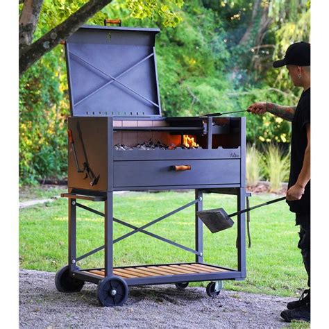 Ñuke Delta 47 Black Argentinian Outdoor Wood Burning Gaucho Grill