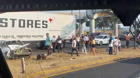 Choque Contra Un árbol En Salida A Salamanca Deja 2 Personas Muertas Quadratín Michoacán