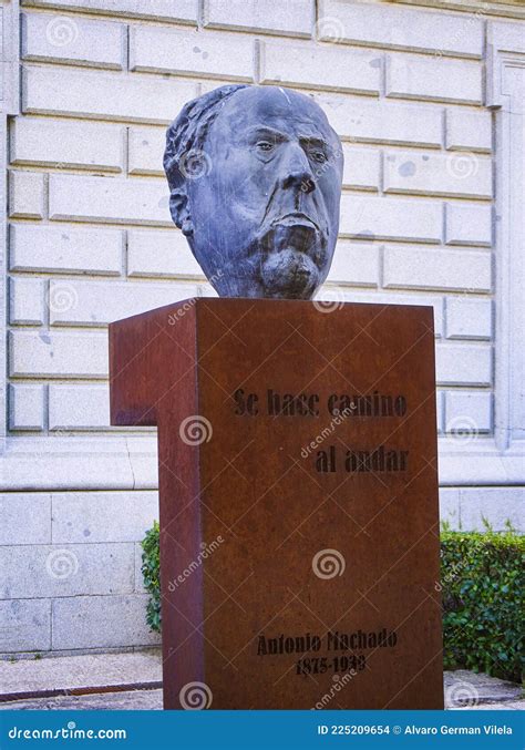 Monumento Al Poeta Spagnolo Antonio Machado Madrid Spagna Immagine