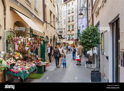 Salzburg, old town. Shops on Goldgasse in the city centre, Salzburg ...